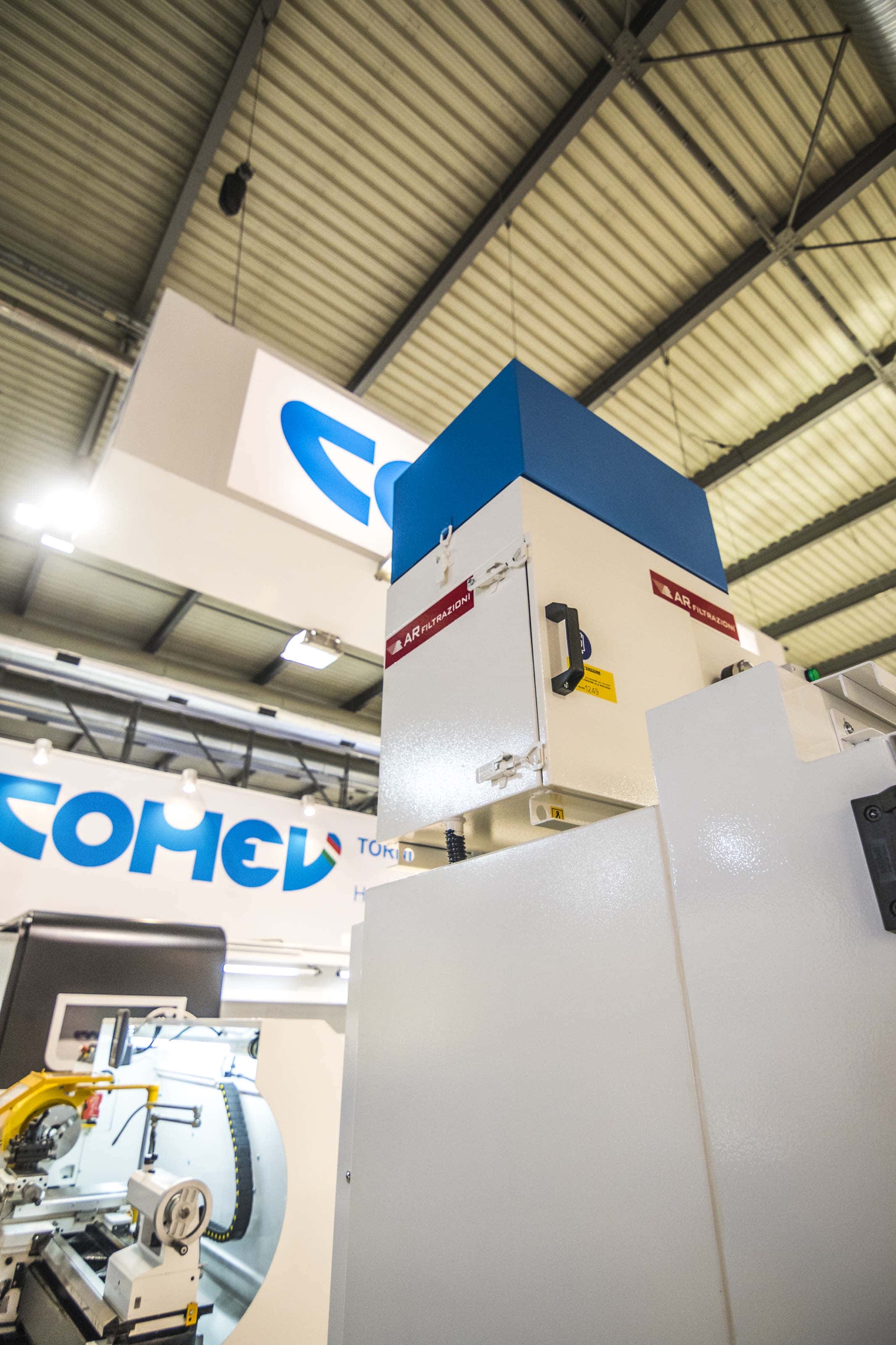 AR Filtrazioni | Torni paralleli auto apprendimento Comev | Aspiratori fumi nebbie oleose serie Arno