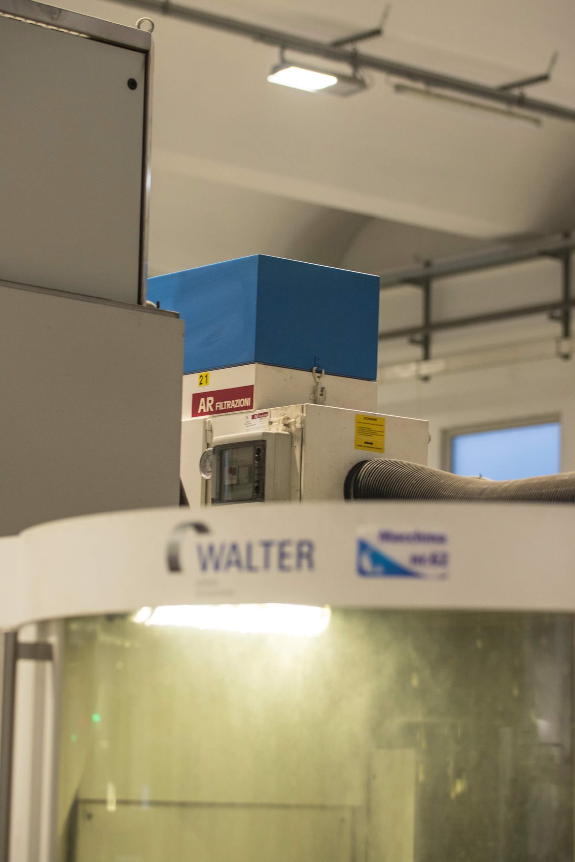 AR Filtrazioni è produttore di filtri per nebbie oleose e fumi derivanti da rettifiche e macchinari rettifica WALTER
