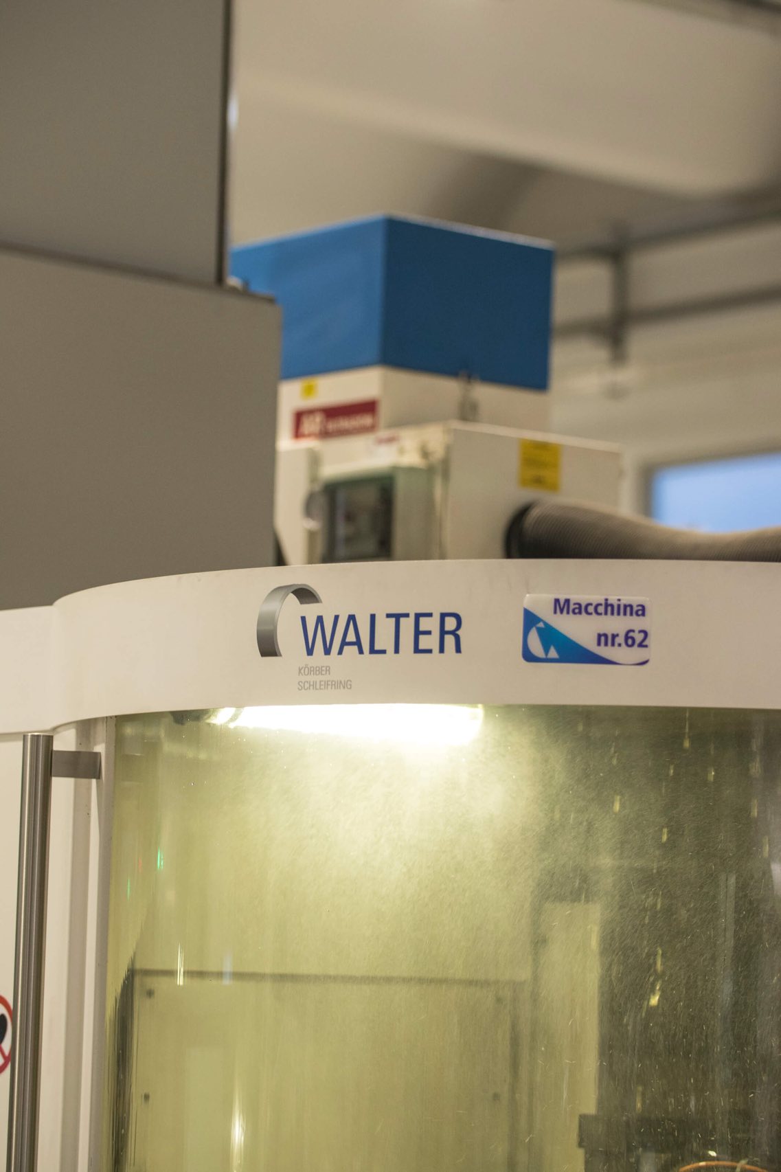 AR Filtrazioni è produttore di filtri per nebbie oleose e fumi derivanti da rettifiche e macchinari rettifica WALTER