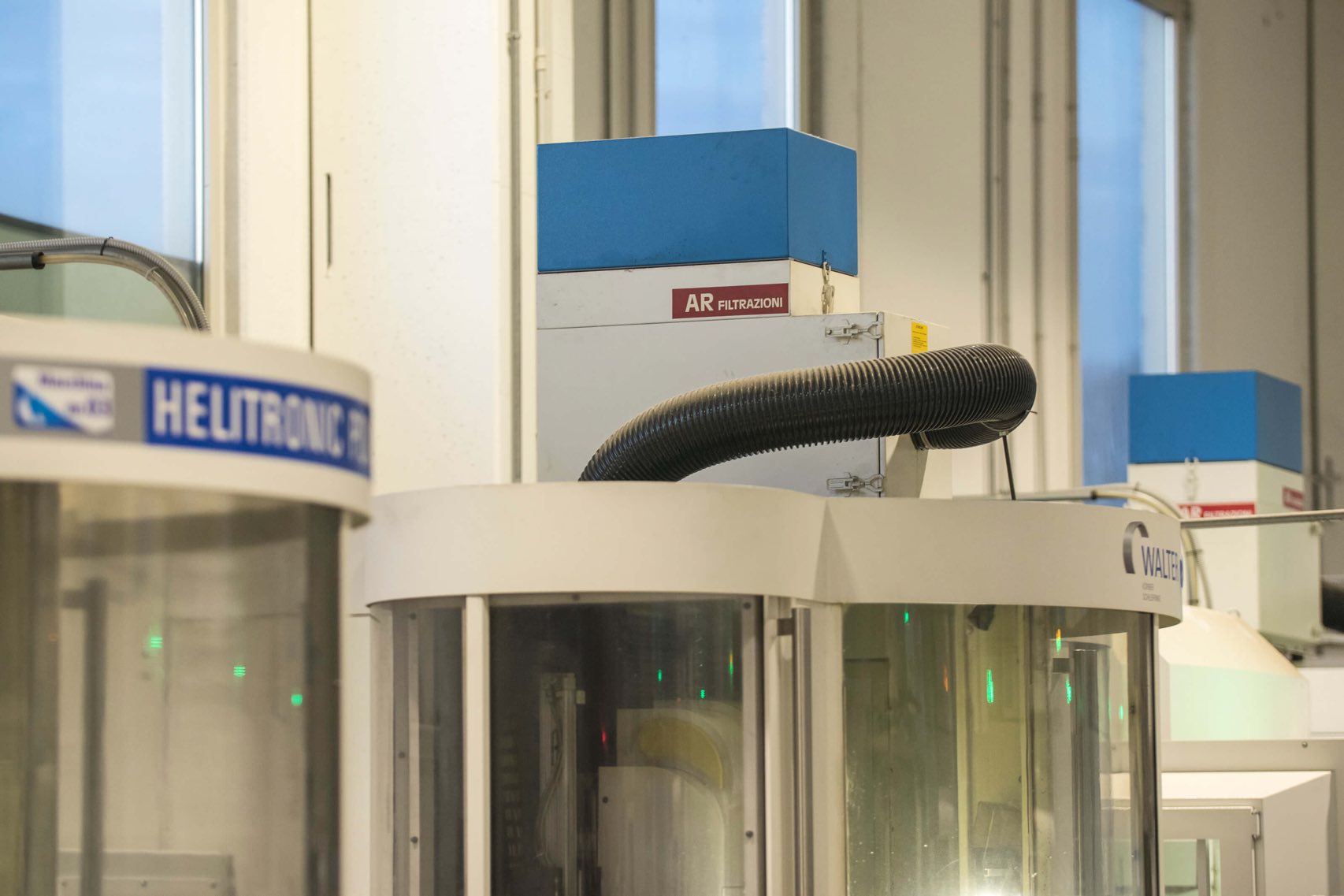 AR Filtrazioni è produttore di filtri per nebbie oleose e fumi derivanti da rettifiche e macchinari rettifica WALTER